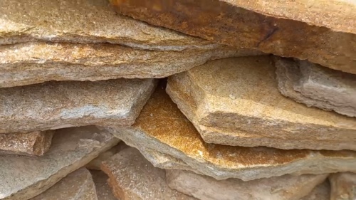 Плитняк златолит жёлтый золотистый для отмостки купить в Березниках