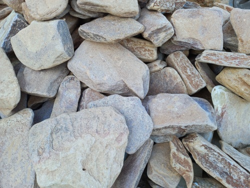 Златолит жёлтый, жёлто-зелёный глыбки и валуны для ланшафтного дизайна купить в Березниках