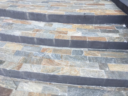 Плитка из Златолита Уральского для лестницы купить в Березниках