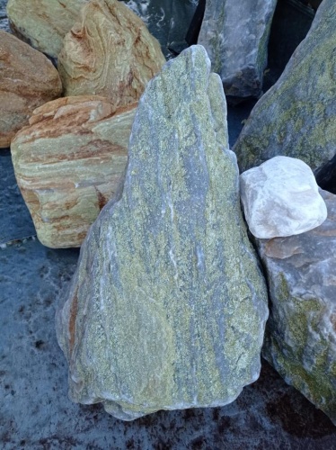 Златолит жёлтый, жёлто-зелёный глыбки и валуны для ланшафтного дизайна купить в Березниках