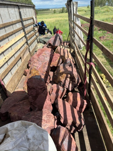 Ландшафтные глыбы красно-фиолетовые 200-1000 килограмм купить в Березниках