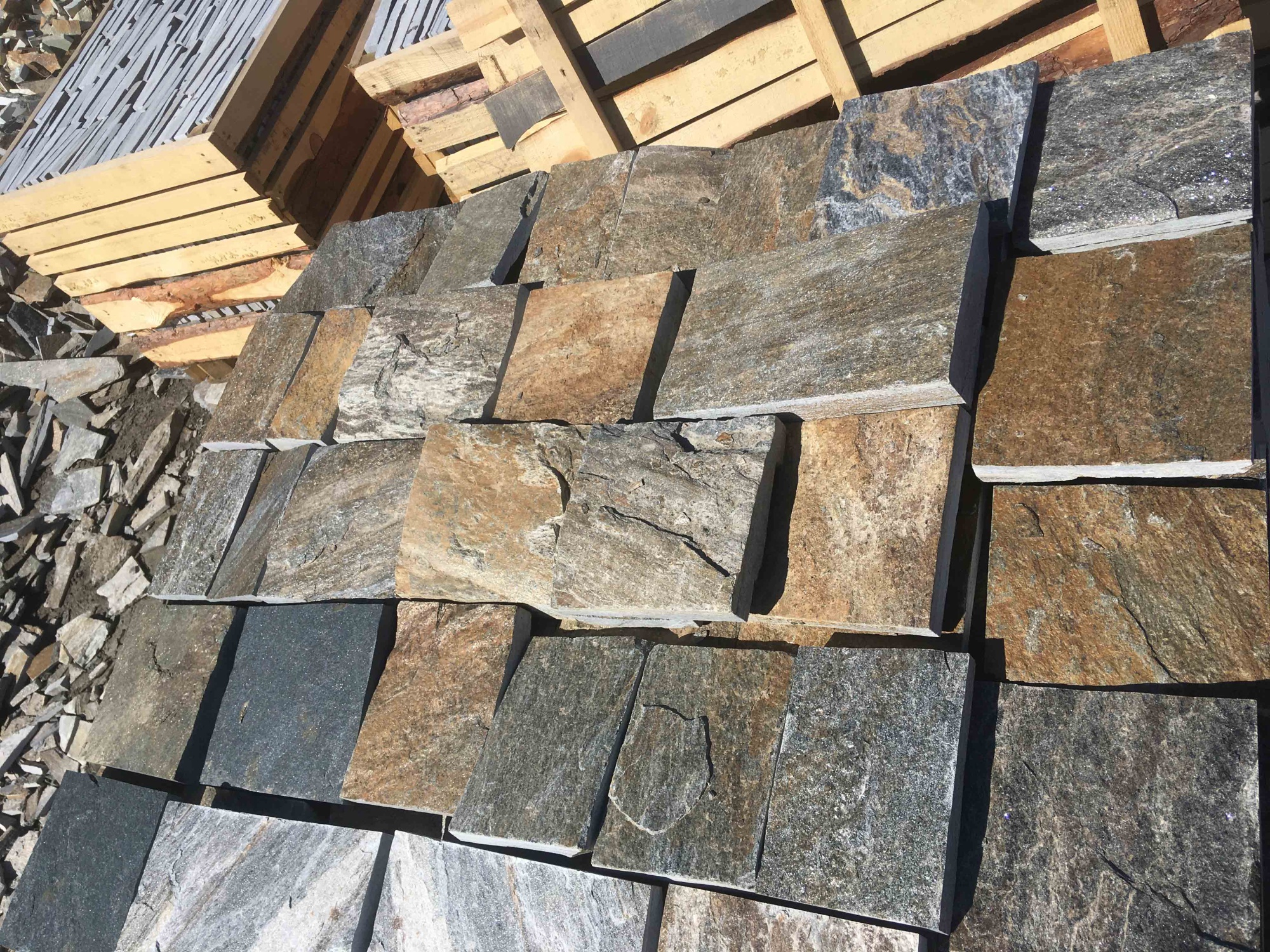 Плитка пилёная златолит Уральский для фасада купить в Березниках