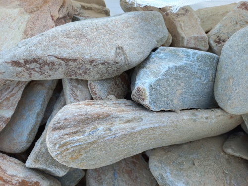 Златолит жёлтый, жёлто-зелёный глыбки и валуны для ланшафтного дизайна купить в Березниках