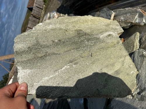 Плитняк златолит зелёный для цоколя, отмостки купить в Березниках