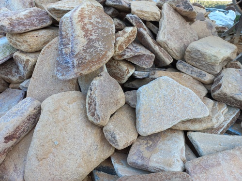 Златолит жёлтый, жёлто-зелёный глыбки и валуны для ланшафтного дизайна купить в Березниках