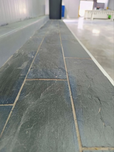 Плитка чёрная из натурального камня фасадная 30 см * 5 см, толщина 7 мм -30 мм купить в Березниках